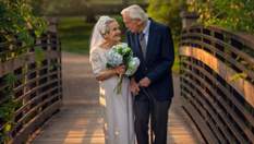 Святкування 50-річчя весілля: пенсіонери відтворили свої перші світлини – зворушливі фото