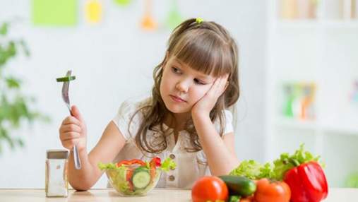 Почему нельзя воспитывать детей вегетарианцами: ответ специалиста