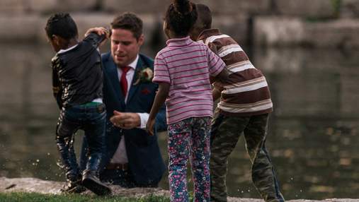 Наречений стрибнув у воду під час весільної фотосесії, аби врятувати дитину: фото