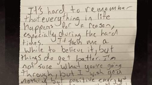 Незнайомець у метро здивував засмучену дівчину листом: що він їй написав